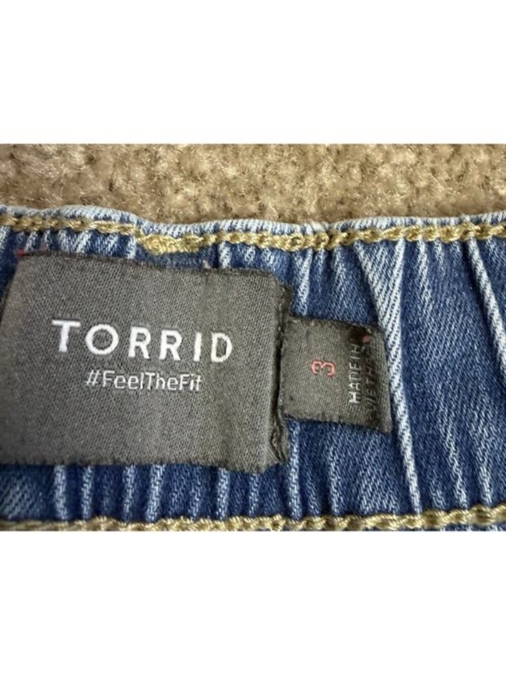 Torrid Size 3 Jean Shorts 22 / 24 Light Wash Drawstring Waist 6" Inseam - Picture 4 of 6